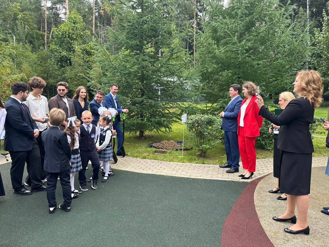 Молодежный совет Минстроя России присоединился к поздравлениям, приуроченным ко Дню знаний