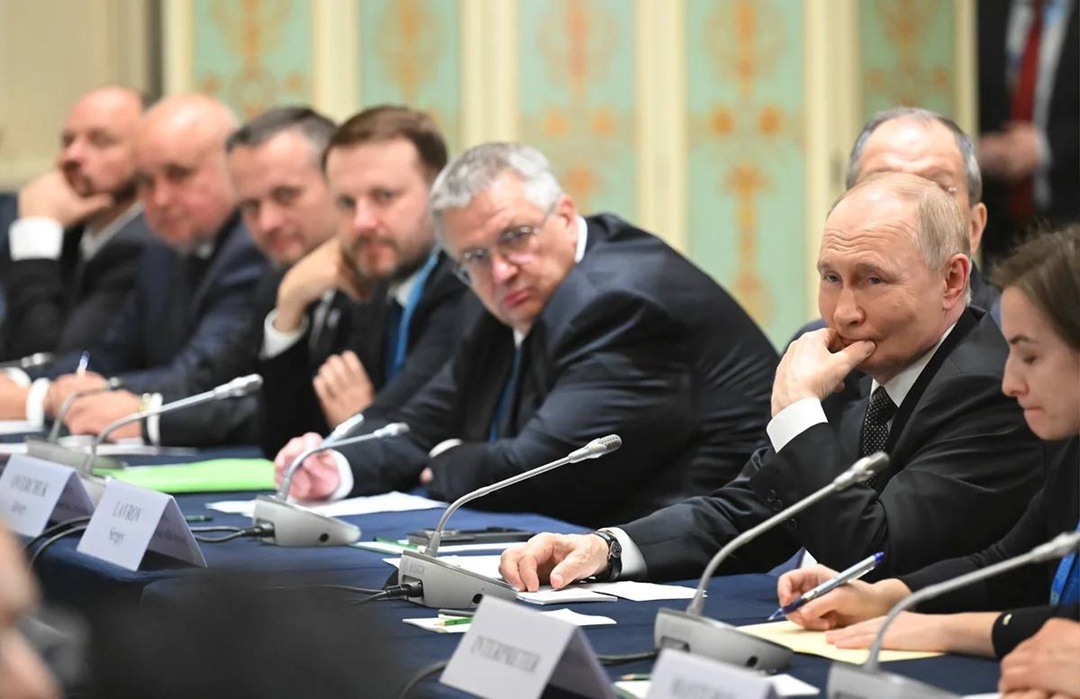 Глава Минтранса Андрей Никитин принял участие в серии двусторонних встреч Президента России Владимира Путина на полях ШОС