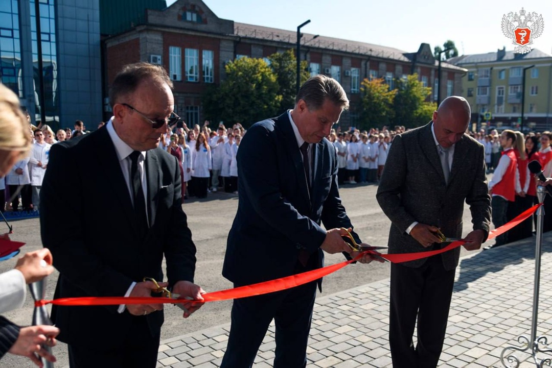 Михаил Мурашко: Для современной молодежи быть врачами — значит менять мир к лучшему, и это здорово!