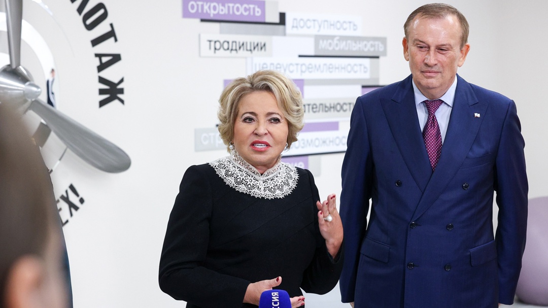 Председатель Совета Федерации Валентина Матвиенко обсудила с губернатором Ленинградской области Александром Дрозденко перспективы развития региона