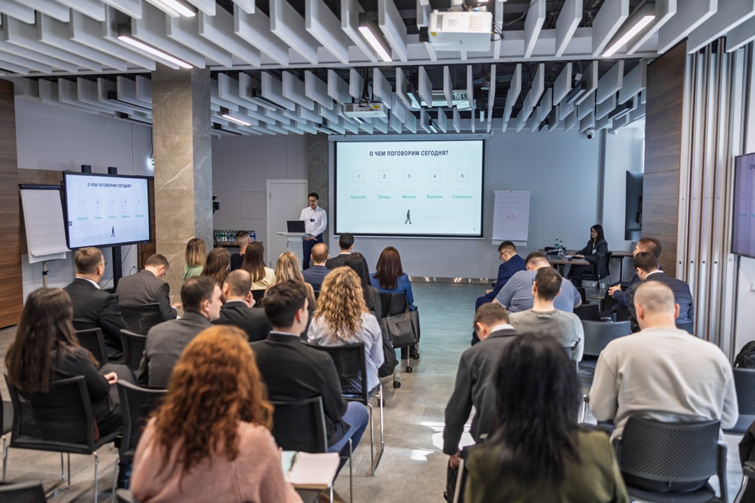 С Днём знаний! Сегодня по всей стране прозвенели первые звонки, открыли двери вузы и колледжи