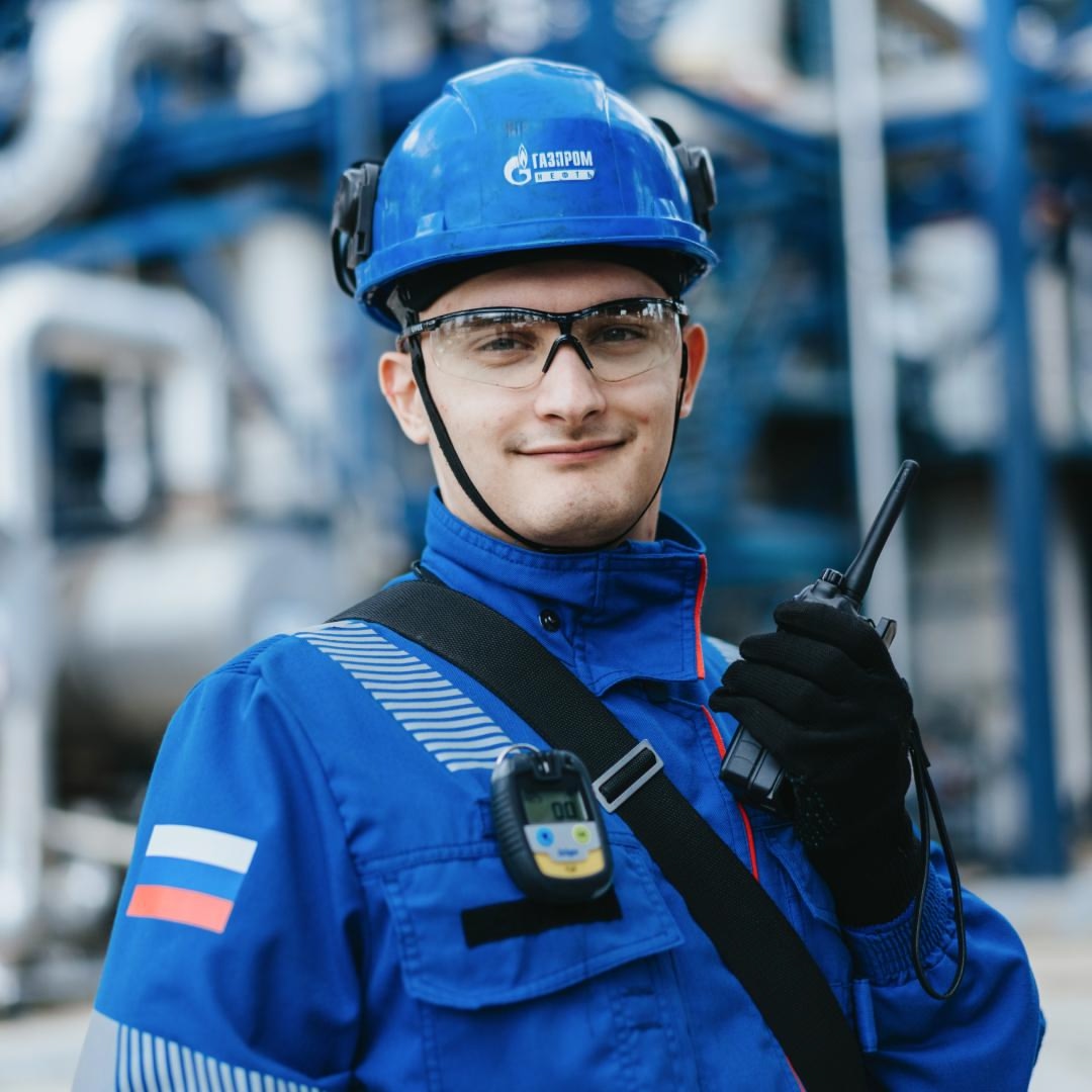Кирилл Саттаров работает на нашем Московском нефтеперерабатывающем заводе в столичном районе Капотня