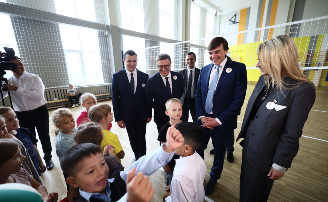 Сергей Кравцов ознакомился с работой образовательного центра «Ньютон» в Челябинске.