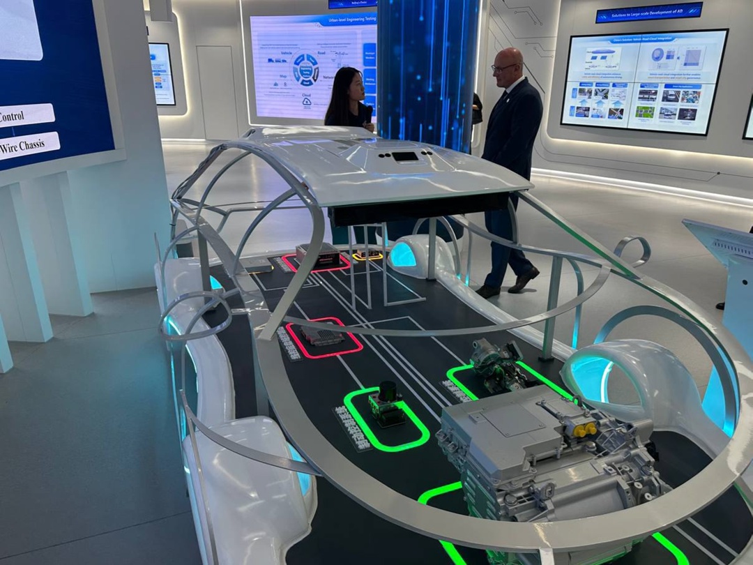 Дмитрий Чернышенко посетил Пекинскую зону экономико-технологического развития.