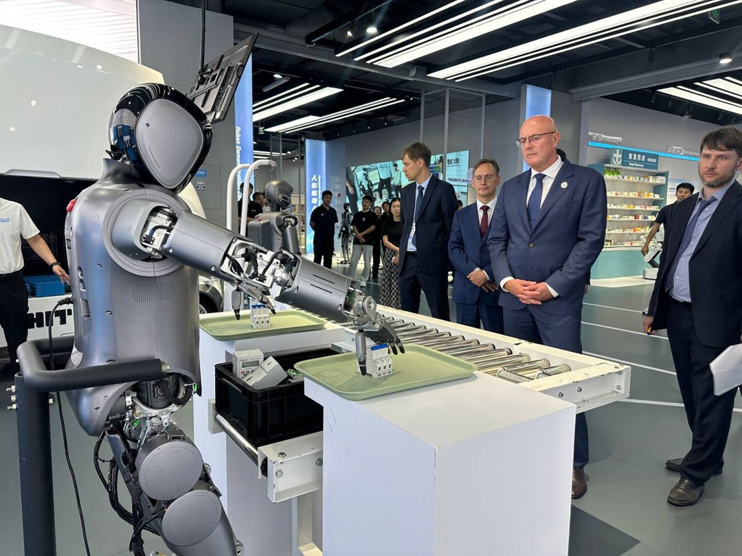 Дмитрий Чернышенко посетил Пекинскую зону экономико-технологического развития.