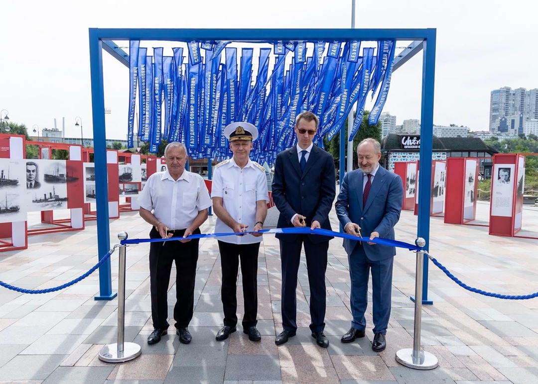 Память, которую нельзя забыть Сегодня генеральный директор FESCO Пётр Иванов принял участие в торжественном открытии выставки «Огненные рейсы», приуроченную к…