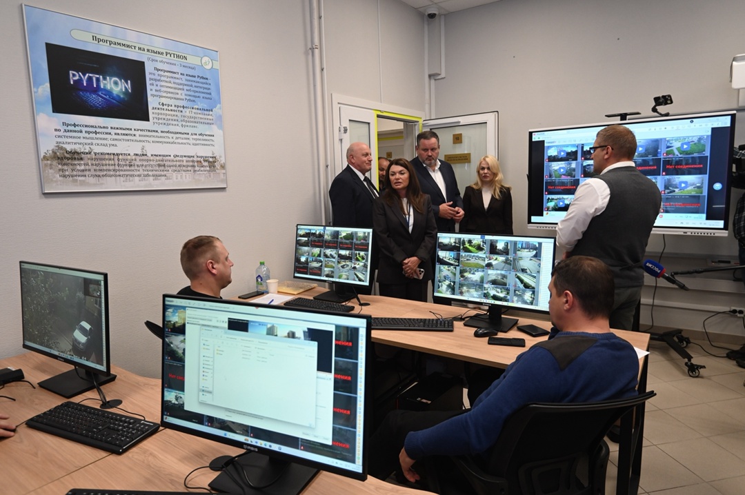 Глава Минтруда Антон Котяков посетил с рабочей поездкой Ленинградскую область