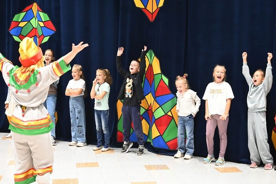 Пора в школу! Распадская поздравила первоклассников