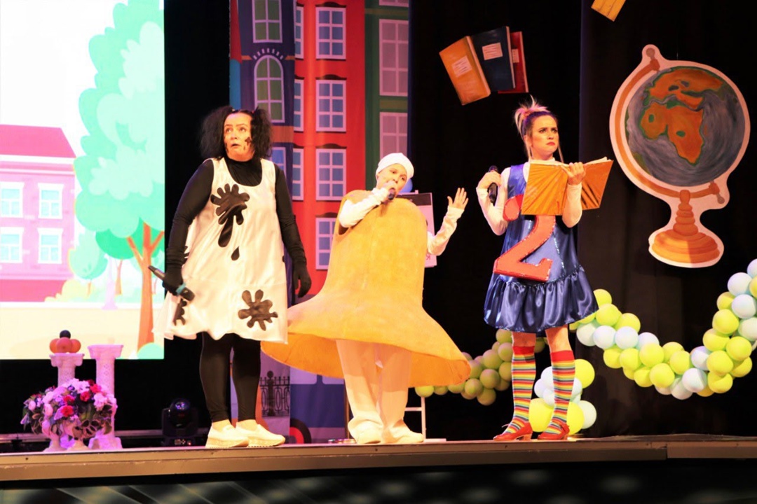 Пора в школу! Распадская поздравила первоклассников