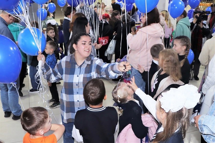 Пора в школу! Распадская поздравила первоклассников