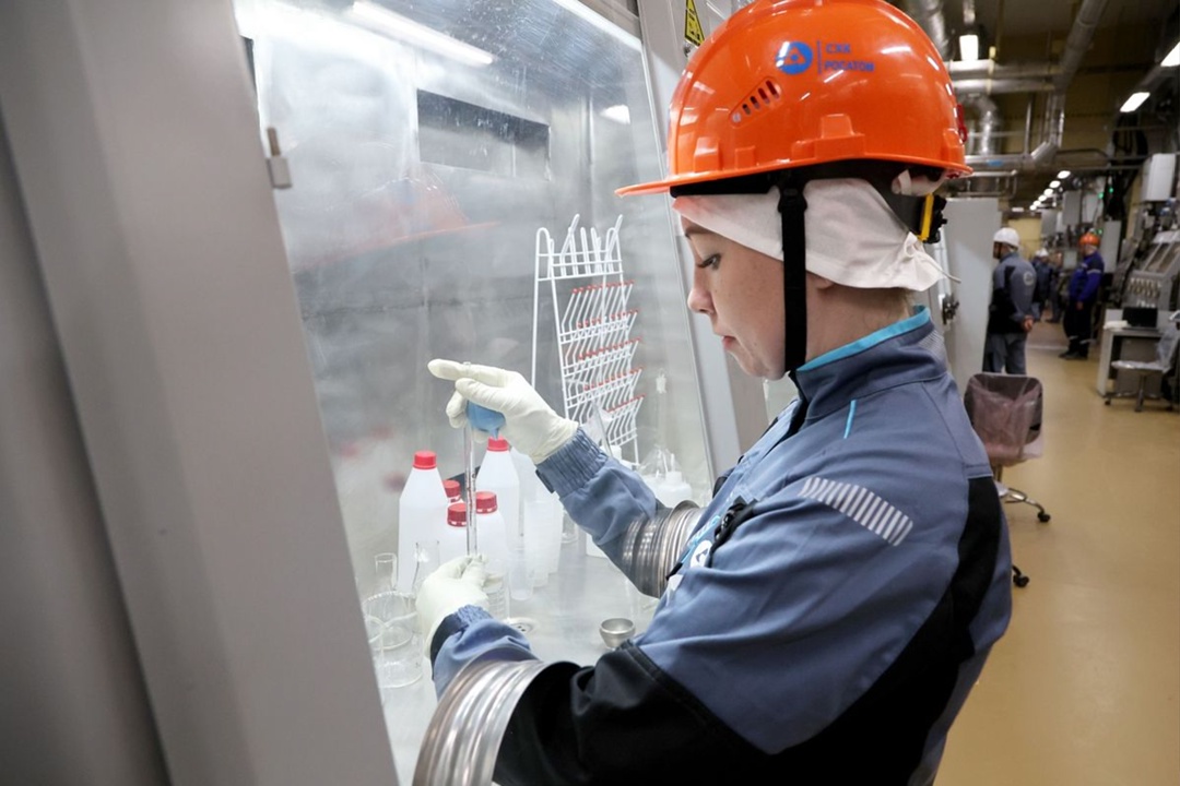 Технологии для «Прорыва»: на Сибирском химическом комбинате в ЗАТО Северск открылась новая аналитическая лаборатория