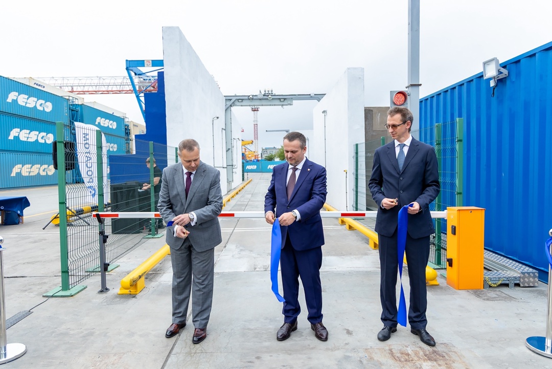 Запустили в ходе ВЭФ первый в России портальный стационарный инспекционно-досмотровый комплекс (СИДК) в морском пункте пропуска