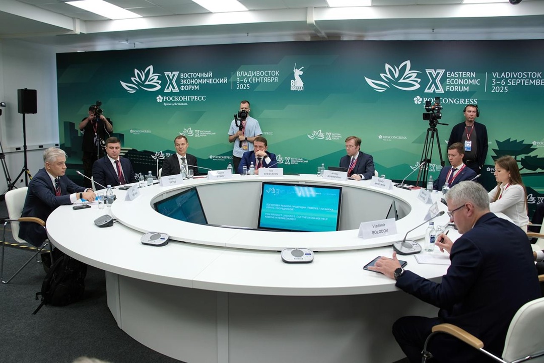 Решения для рыбной отрасли Гендиректор «Дальрефтранс» Андрей Гречкин выступил на двух сессиях ВЭФ и обозначил ключевые шаги для развития логистики рыбной…