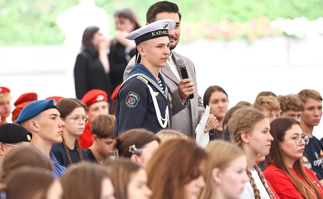 В России дан старт профориентационному курсу «Россия – мои горизонты» в новом учебном году.