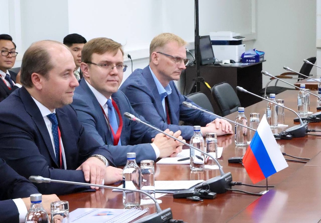 Перспективы российско-лаосского сотрудничества в энергетике обсудили на полях ВЭФ