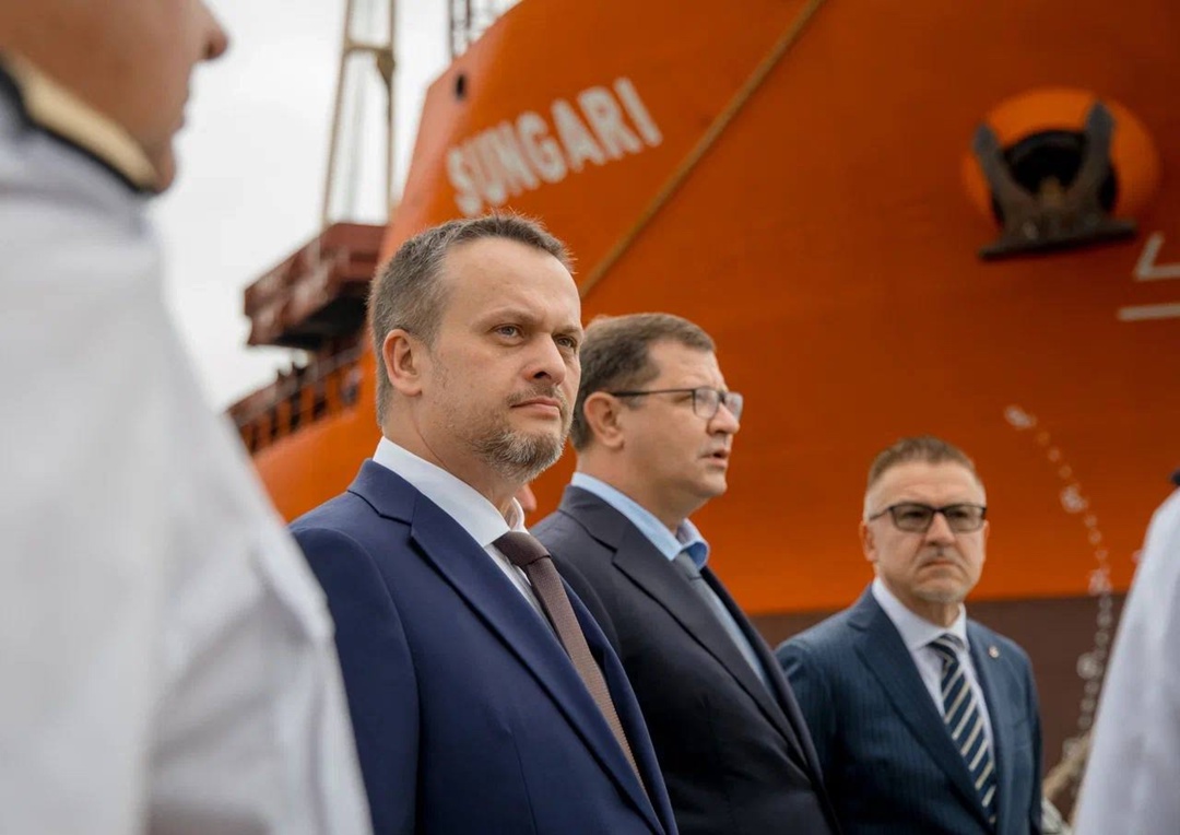 Во Владивостоке начал работу первый в России портальный инспекционно-досмотровый комплекс в морском пункте пропуска через государственную границу