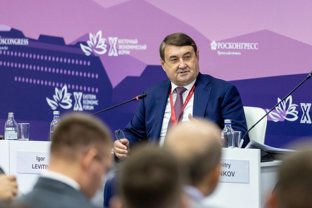 Что такое суверенная логистика? На ВЭФ-2025 провели собственную сессию «Роль Дальнего Востока в обеспечении транспортного суверенитета России», в рамках…