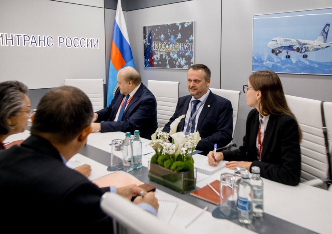 Министр транспорта РФ Андрей Никитин провёл переговоры с исполнительным секретарём Экономической и социальной комиссии ООН для Азии и Тихого океана (ЭСКАТО)…