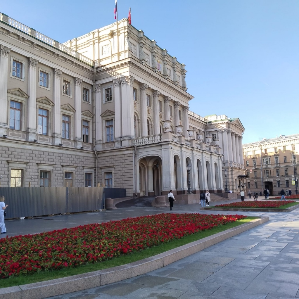 Ростехнадзор выдал разрешение на допуск в эксплуатацию энергоустановок здания Законодательного Собрания Санкт-Петербурга