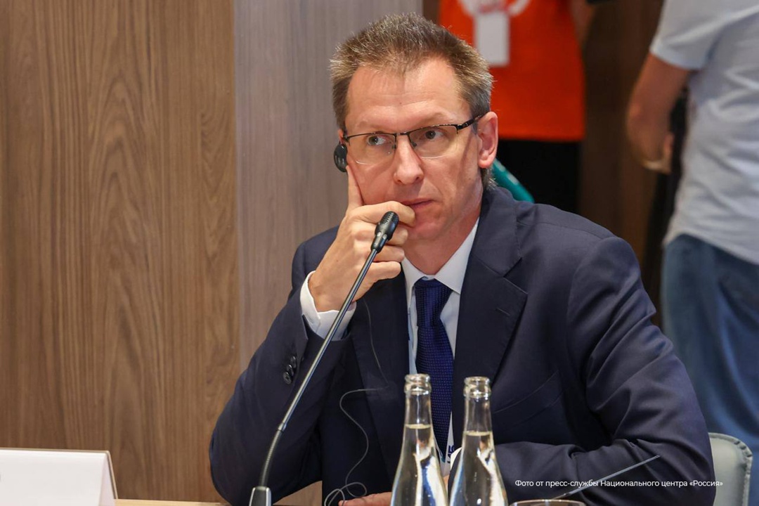 Логистика в новой реальности На сессии ВЭФ-2025 в национальном центре «Россия» Приморского края генеральный директор FESCO Пётр Иванов обозначил ключевые…