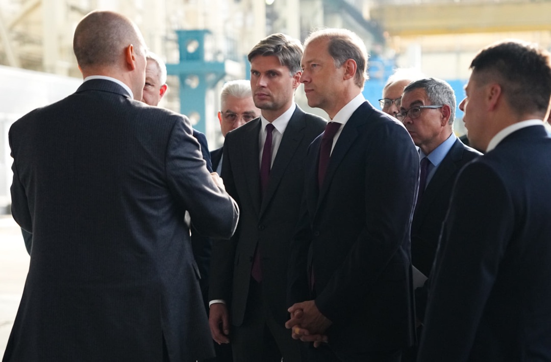 Денис Мантуров посетил Ракетно-космический центр «Прогресс» в Самаре.