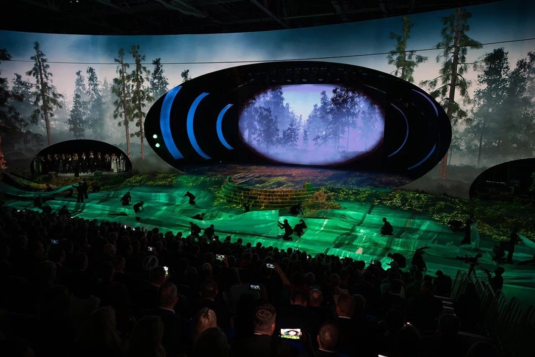 Александр Новак совершил рабочую поездку в Ямало-Ненецкий автономный округ, где принял участие в торжественных мероприятиях по случаю 50-летия Нового Уренгоя.