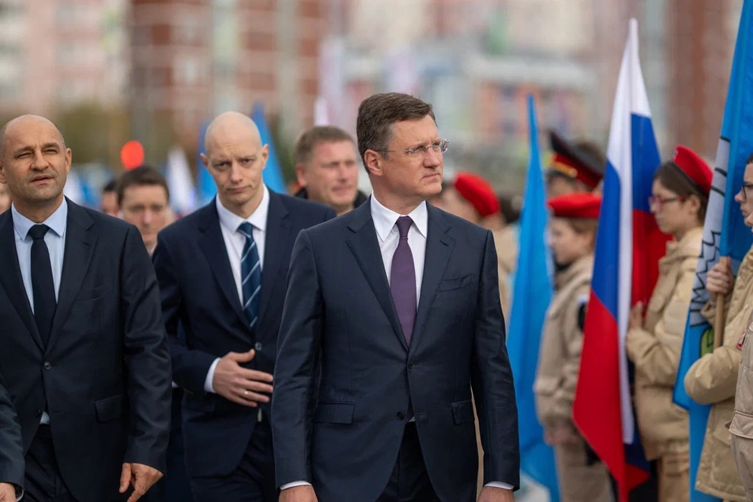 Александр Новак совершил рабочую поездку в Ямало-Ненецкий автономный округ, где принял участие в торжественных мероприятиях по случаю 50-летия Нового Уренгоя.