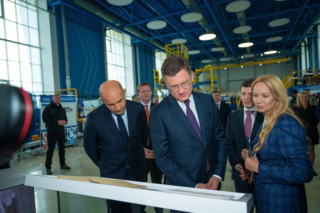 Александр Новак совершил рабочую поездку в Ямало-Ненецкий автономный округ, где принял участие в торжественных мероприятиях по случаю 50-летия Нового Уренгоя.