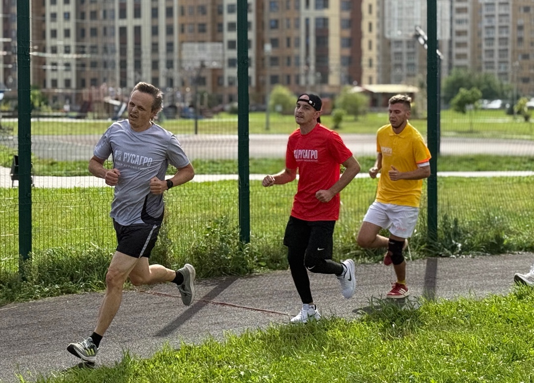 Ещё одна победа! На дистанции в 1 милю спортсмены Мясного бизнеса «Русагро» уверенно вырываются вперед и занимают 1 строку турнирной таблицы