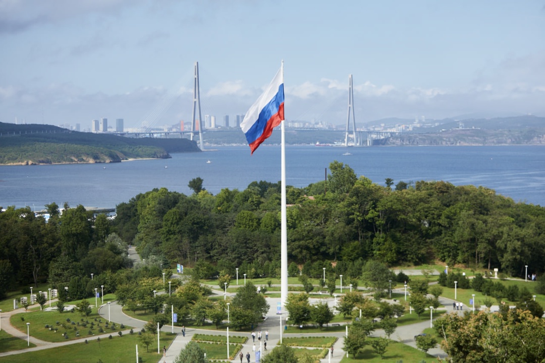 Восточный интенсив: наши 4 дня на ВЭФ-2025