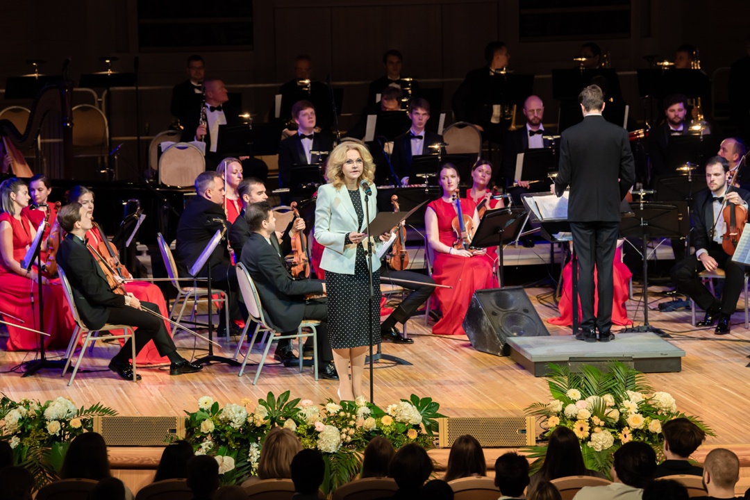 Татьяна Голикова, Валерий Фальков и Михаил Мурашко приняли участие в церемонии вручения студенческих билетов первокурсникам Медицинского университета…