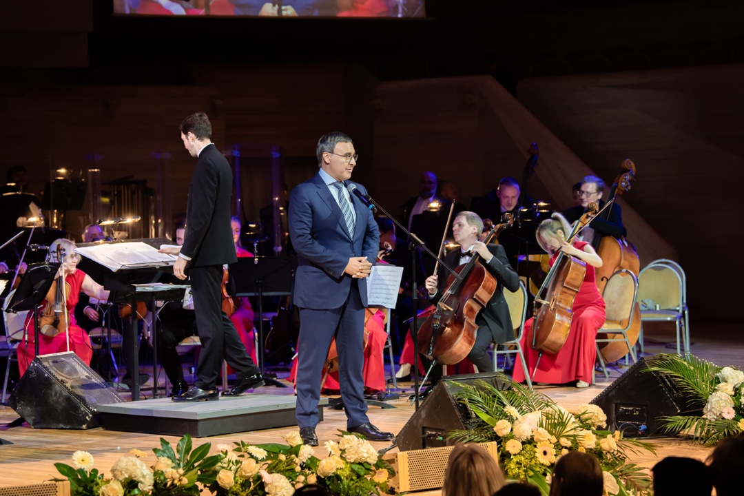 Татьяна Голикова, Валерий Фальков и Михаил Мурашко приняли участие в церемонии вручения студенческих билетов первокурсникам Медицинского университета…