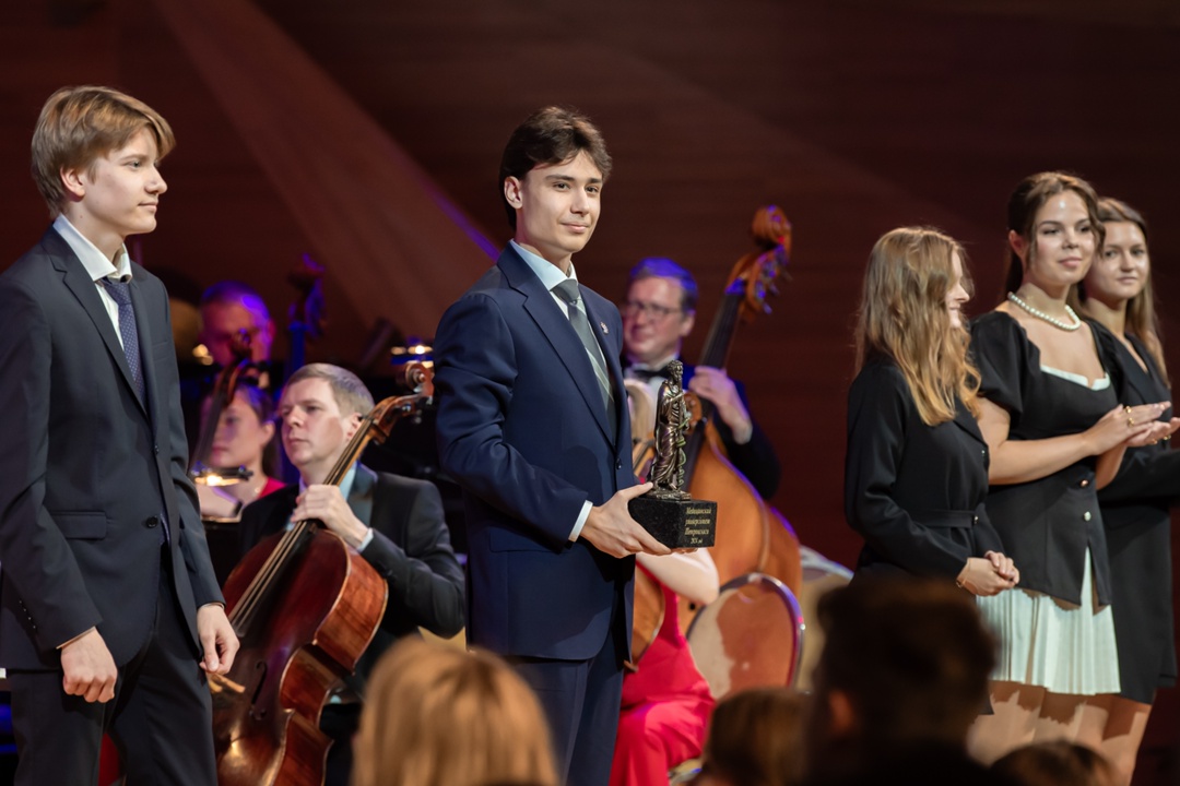 Татьяна Голикова, Валерий Фальков и Михаил Мурашко приняли участие в церемонии вручения студенческих билетов первокурсникам Медицинского университета…