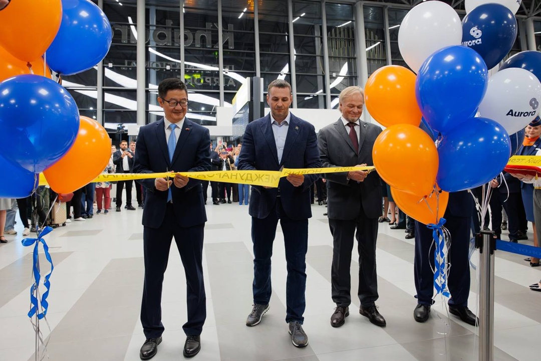 Первые пассажиры пересекли границу через обновленный воздушный пункт пропуска Хабаровск