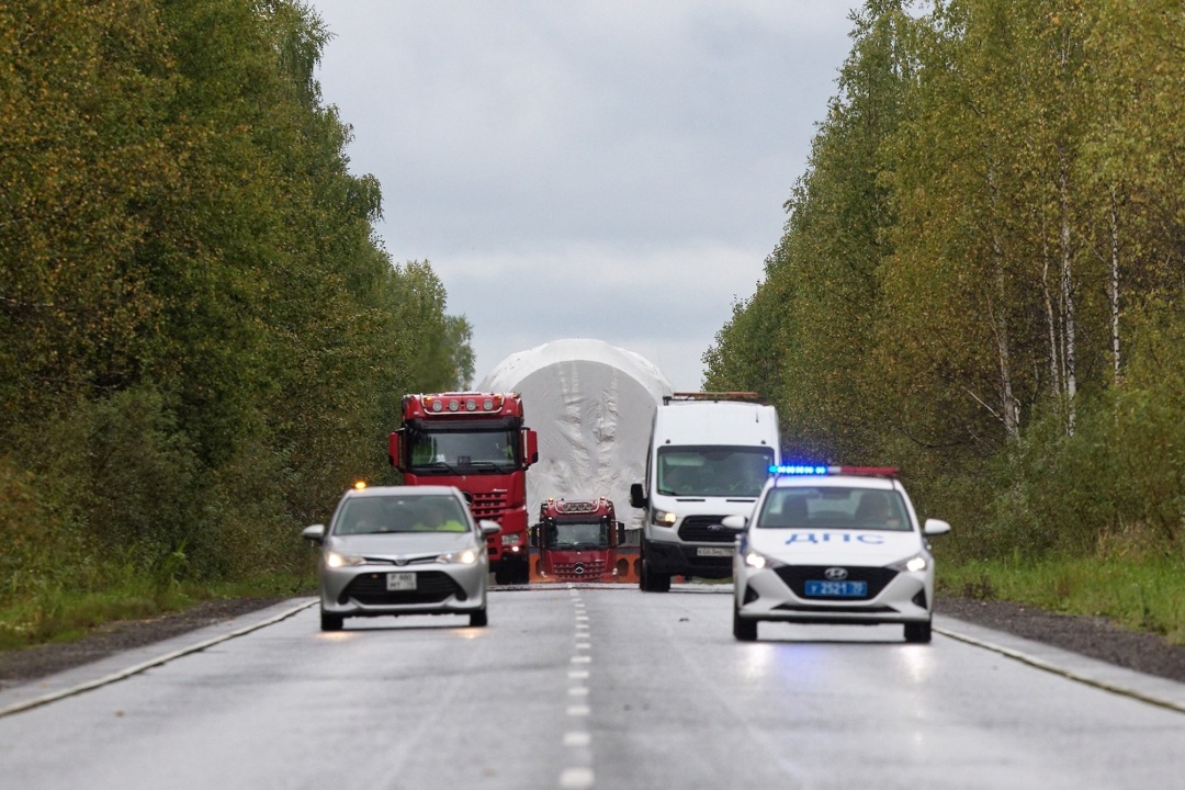 В Северск доставлена партия крупногабаритного оборудования для инновационного реактора БРЕСТ-ОД-300: оболочка центральной полости, внутренний кожух корзины…