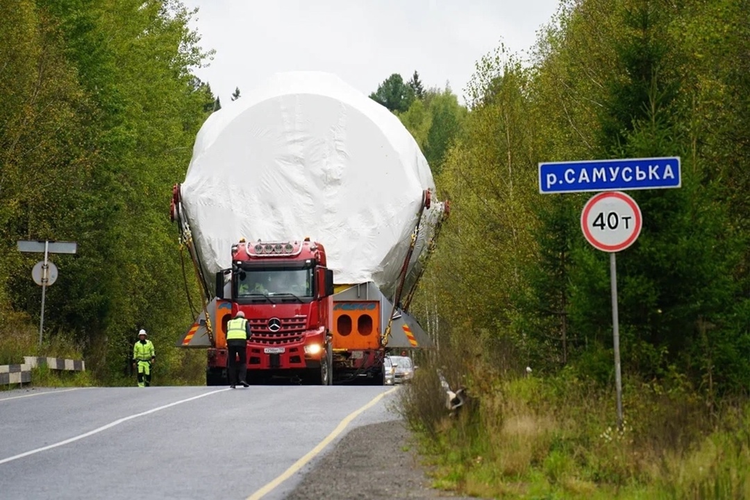 В Северск доставлена партия крупногабаритного оборудования для инновационного реактора БРЕСТ-ОД-300: оболочка центральной полости, внутренний кожух корзины…
