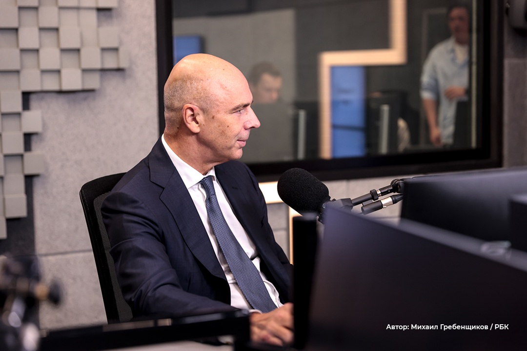 В День финансиста Антон Силуанов дал интервью радиостанции РБК