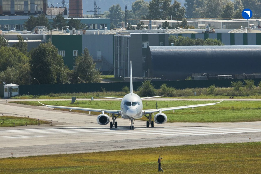«Серебряный» SJ-100 Почему импортозамещенный «Суперджет», построенный по серийным технологиям, получил такой окрас?