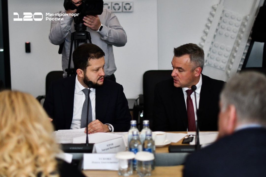 Антон Алиханов принял участие в заседании комиссии Госсовета по промышленности