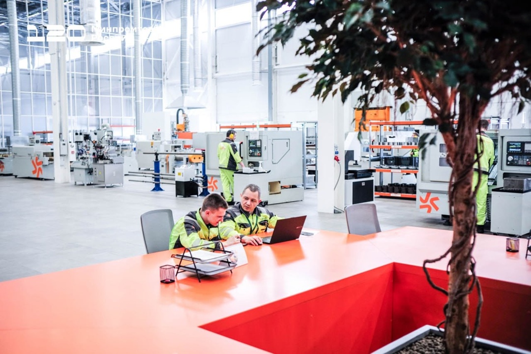 Транспорт будущего Сегодня «Транспорт Будущего Самара» – якорный резидент НПЦ БАС Самара. Каждый месяц на площадке производится: