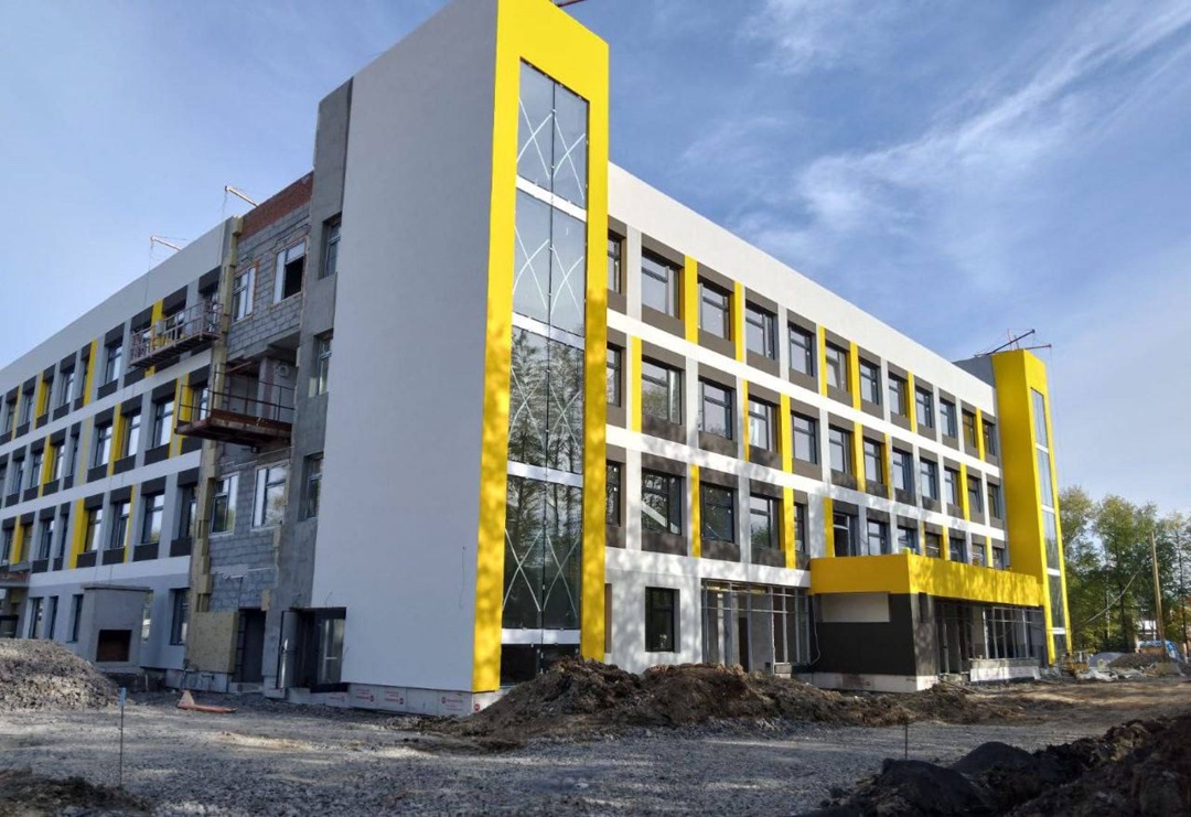 Детская поликлиника на 1000 посещений в городе Серове Свердловской области готова на 60%