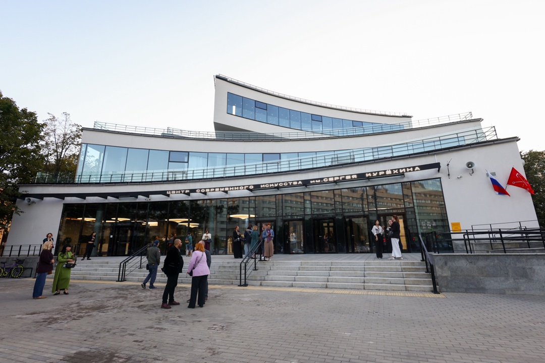 Татьяна Голикова и Александр Беглов открыли Центр современного искусства имени Сергея Курехина.