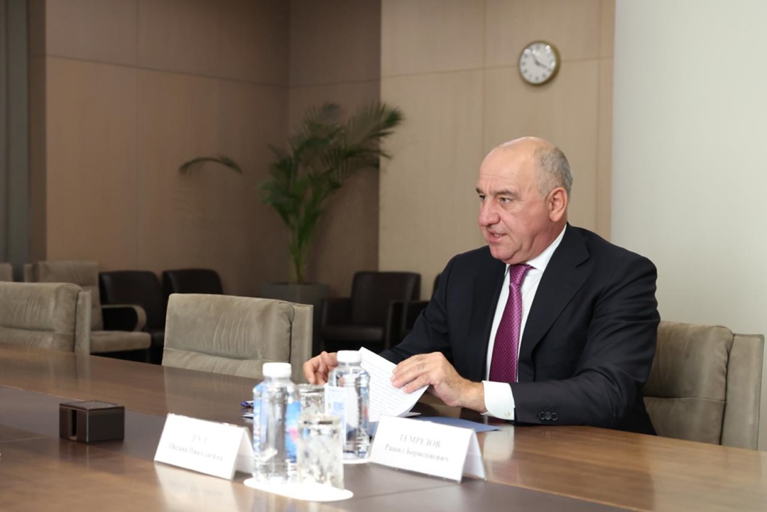 Оксана Лут и Рашид Темрезов обсудили перспективы развития садоводства в Карачаево-Черкесии