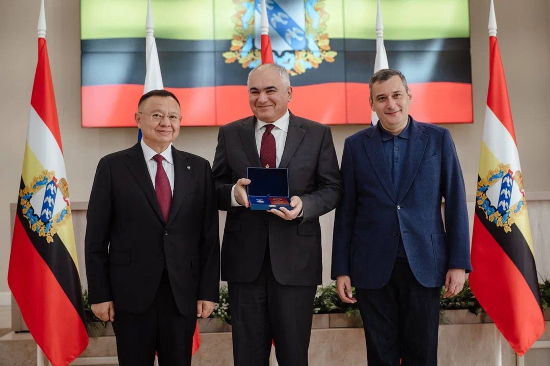 В рамках рабочей поездки Главы Минстроя России в Курскую область состоялось совещание по вопросам развития строительной отрасли и жилищно-коммунального…