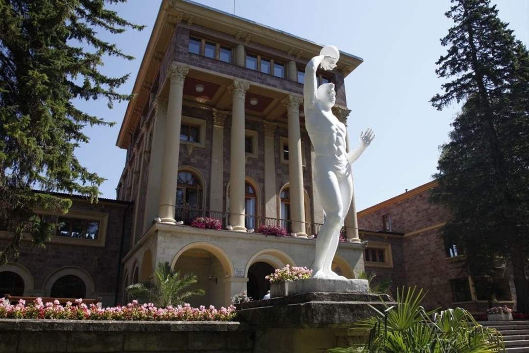 Кавказское управление Ростехнадзора выдало заключение о соответствии проектным требованиям реконструированных корпусов санатория Красные камни в Кисловодске