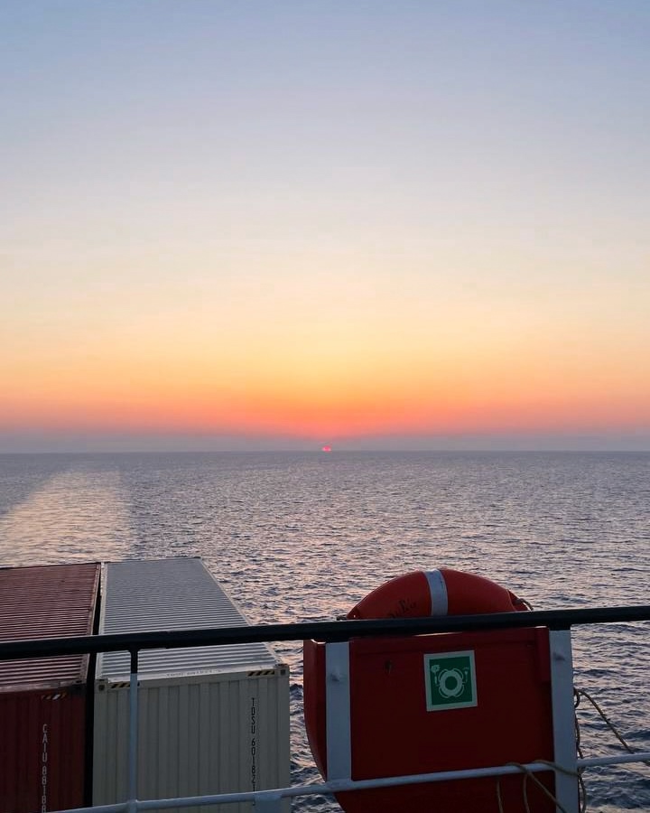 Работа с видом на море… Наши подписчики делятся с нами яркими моментами прямо с борта судна FESCO