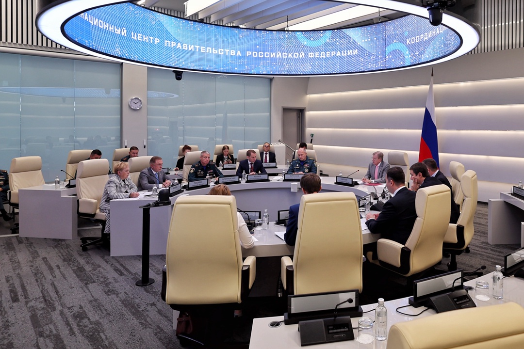 Виталий Савельев провел заседание правкомиссии для координации работ по ликвидации последствий ЧС, вызванной крушением танкеров в Керченском проливе.