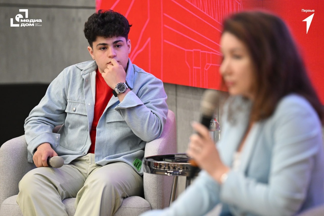 Финансы – это точно не скучно: Ирина Окладникова пообщалась со школьниками и студентами в рамках проекта «Классная встреча»