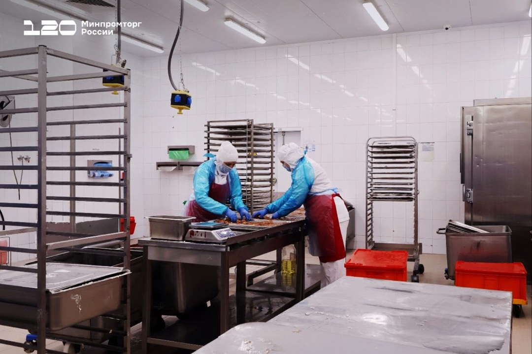 Как создают готовую еду для «Пятёрочки» и «Перекрестка»? Вся кухня изнутри!