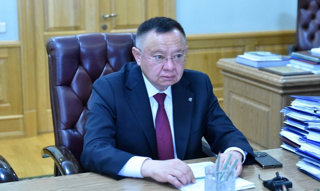 Министр строительства и ЖКХ РФ Ирек Файзуллин прибыл с официальным визитом в Брянскую область и провел рабочую встречу с губернатором Александром Богомазом